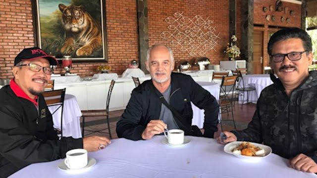 Mengenang Aktor Robby Sugara