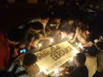 SWOT SMGI bakar lilin di Depan Kampus Universitas Islam Negri Sultan Mulana Yusuf