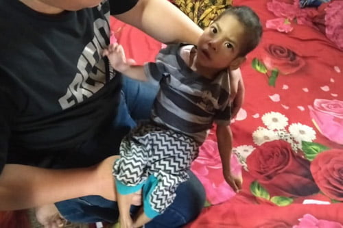 Otong dan Badrah di anugerahi seorang anak yang diberi nama Fikri