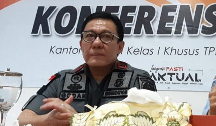 ratusan-wni-gagal-terbang-ke-kuar-negeri