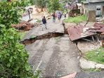 Luapan Sungai Cidurian dan Ciberang akibat debit air berlebihan akibat hujan turun beberapa hari ini menyebabkan kerusakan sejumlah infrastruktur dan beberapa rumah.