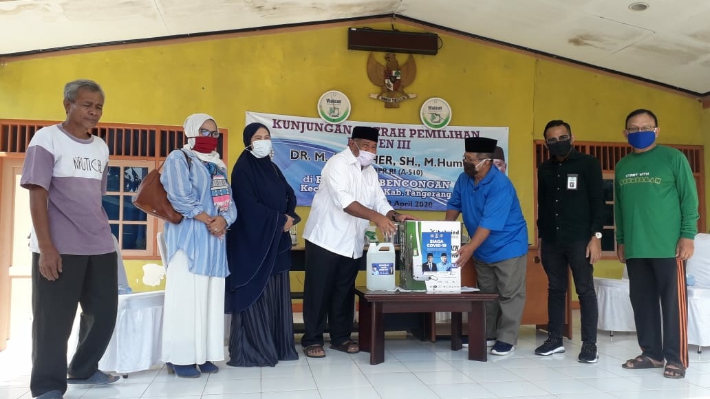 Bagikan Alat Semprot Disinfektan, Ali Taher Harap Covid-19 Segera Berakhir