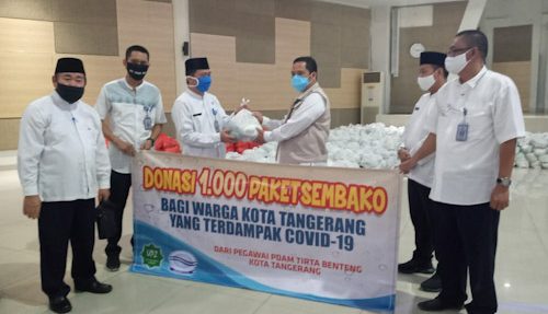 PDAM TB Salurkan Seribu Sembako Bantu Warga Terdampak Covid