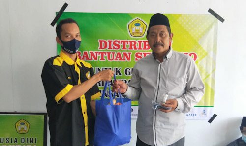 PKBM IUM Kota Serang, Bagikan Ratusan Paket Sembako untuk Guru Ngaji