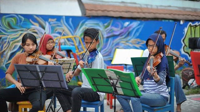 Komunitas Semanggi Dikenal Orang Inggris dan Amerika