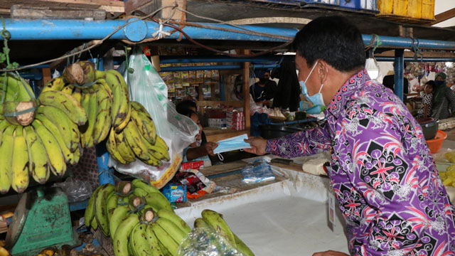 Sekda Rudi Maesyal Tinjau RW Siaga Covid-19