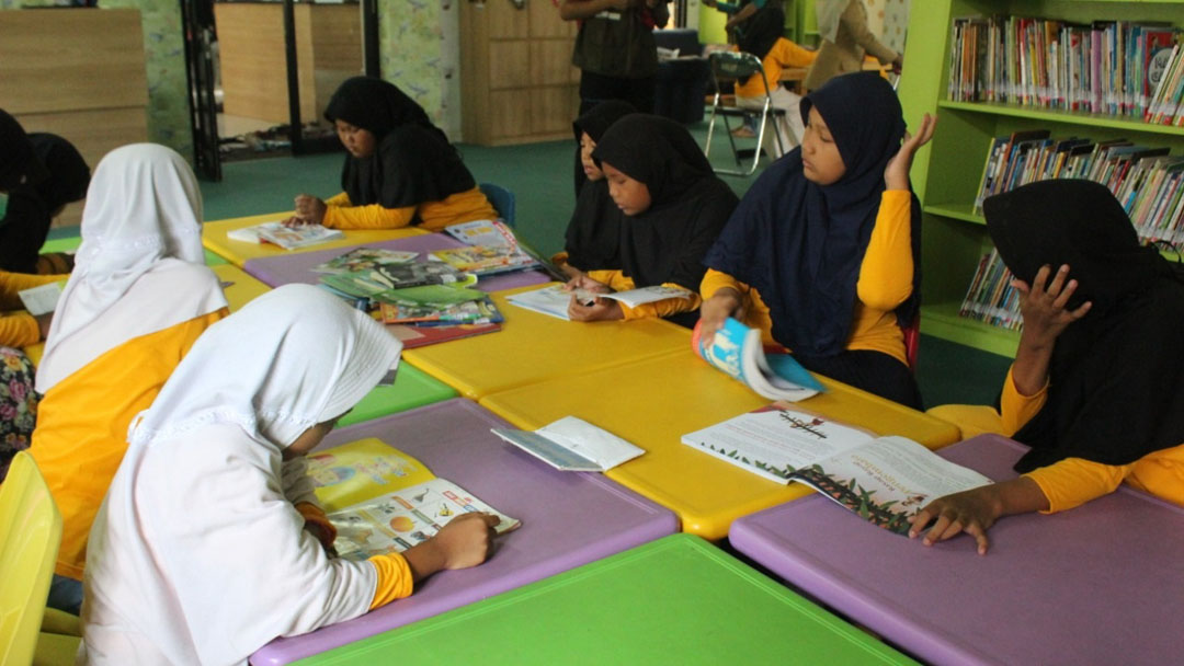 Satu-satunya di Indonesia, TBM Umah Ilmu Kronjo Bina Literasi Ratusan Anak-anak Yatim