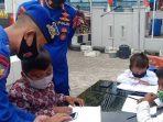 Anak-anak Petani di Kampung Kurung Kambing Dapat Akses Internet Gratis