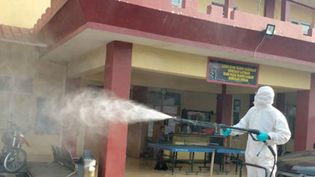 Polda Banten Dan Jajaran Semprot Disinfektan Mako Brimob dan MOS