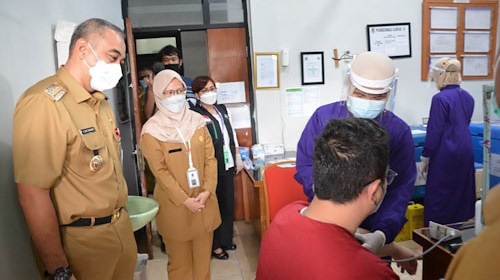 Nakes Kabupaten Tangerang Terima Vaksin Covid-19