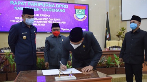rapat paripurna