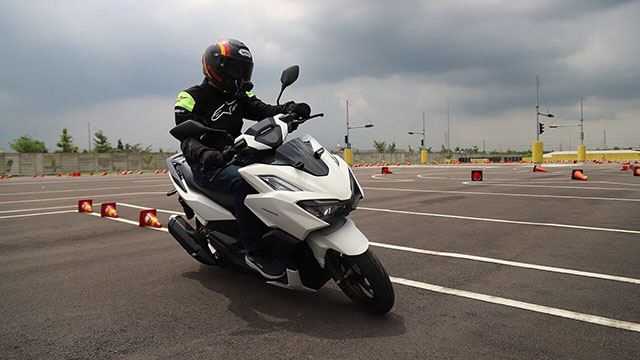 Skutik Premium Sporti All New Honda Vario 160