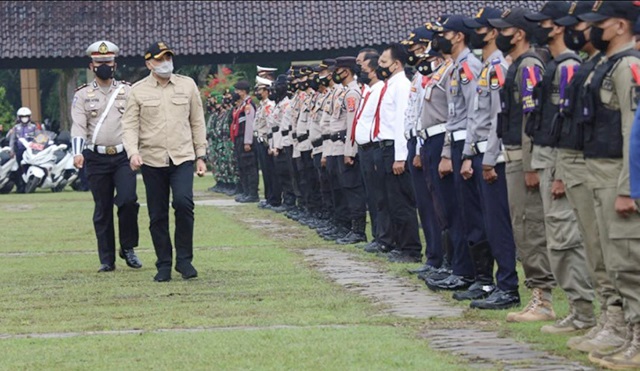 Bupati Tangerang Ahmed Zaki Iskandar