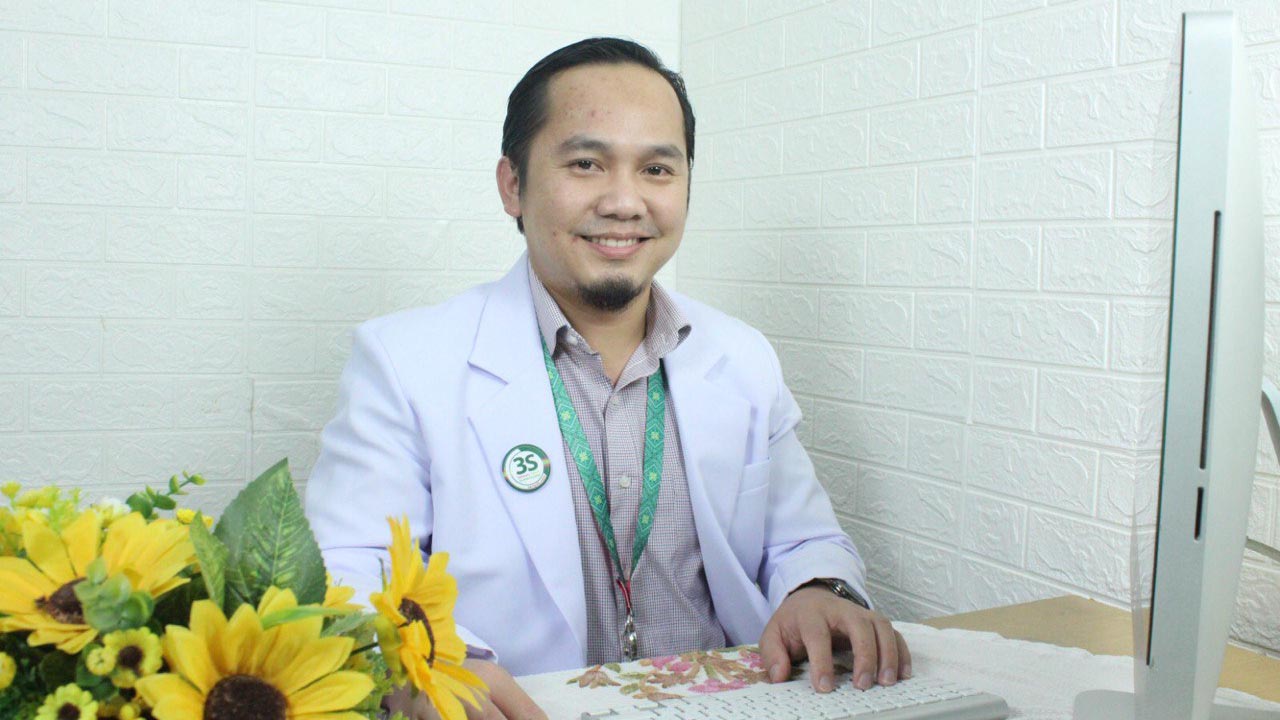 dr Fiki Aprilino Risenta, Dokter Spesialis Bedah Umum, RS Sari Asih Ciputat, Kota Tangerang Selatan
