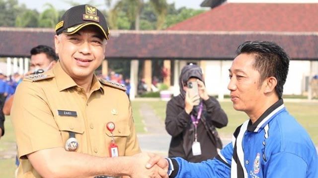 Bupati Tangerang Ahmed Zaki Iskandar