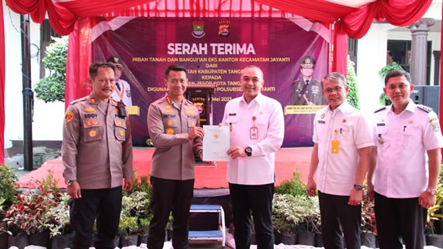 Bupati Tangerang Ahmed Zaki Iskandar