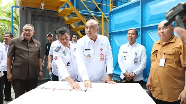 Bupati Tangerang, Ahmed Zaki Iskandar