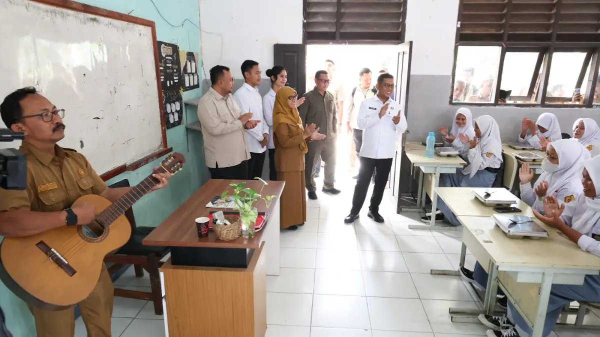 Gubernur Andra Soni Optimistis Program MBG Dorong Generasi Banten Sehat dan Berprestasi SMAN 2 Kabupaten Tangerang