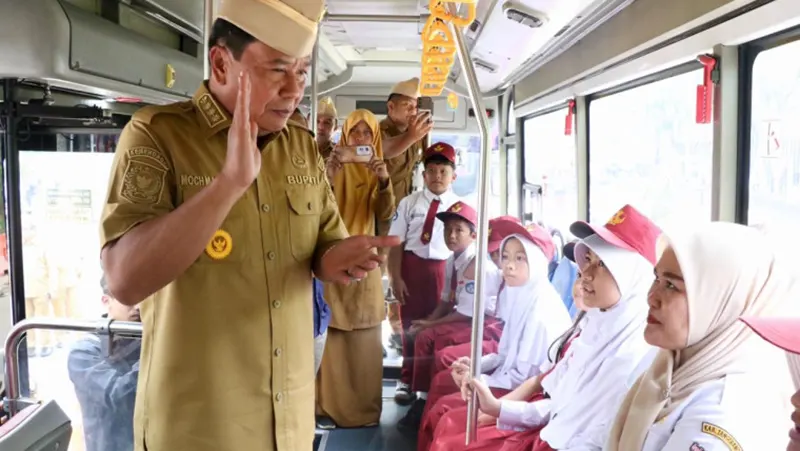 angkutan pelajar gratis
