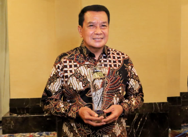 bupati tangerang raih penghargaan economic Growth award 2026