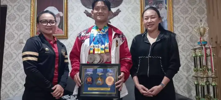 Arkan Fauzan Riyanto, berhasil meraih lima medali pada World Yogasana Championship 2026 di India