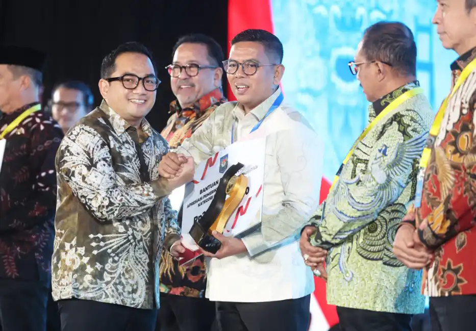 Pemprov Banten Menerima Penghargaan Creative Financing