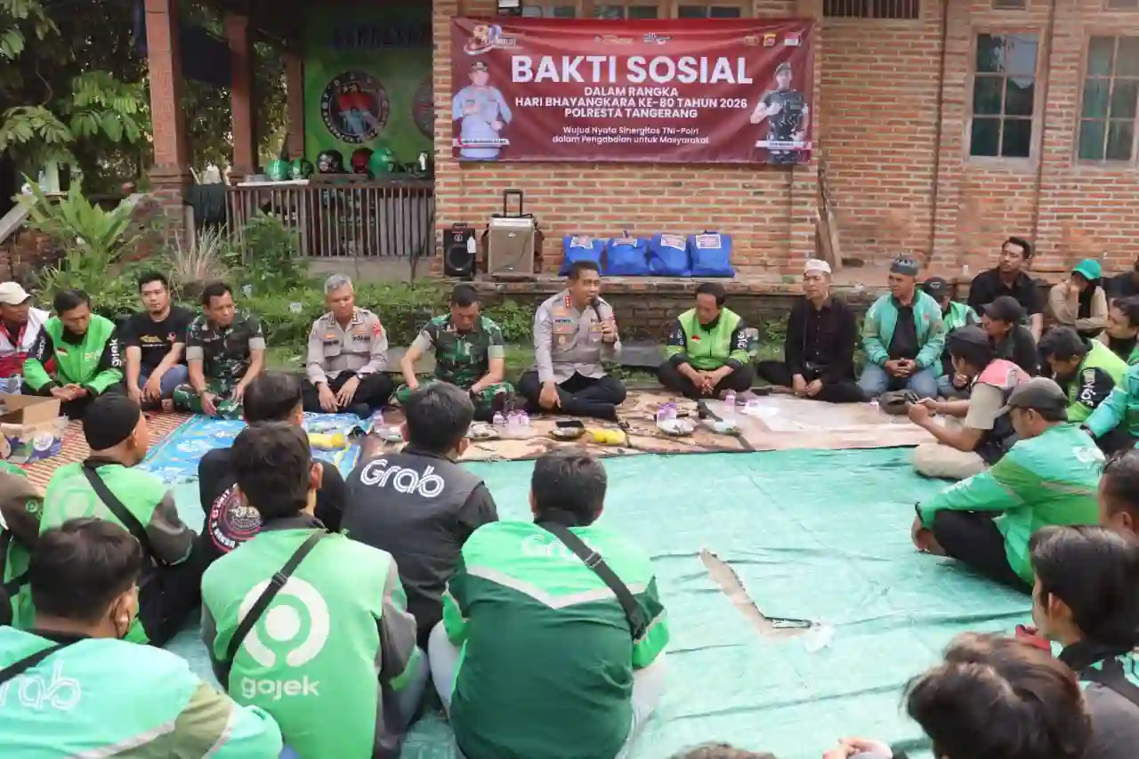 Polresta Tangerang Bakti Sosial dengan Ojol di Panongan