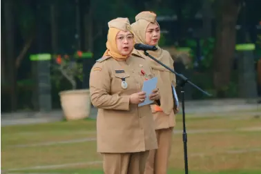 Wabup Tangerang Intan Nurul Hikmah saat pimpin apel rutin