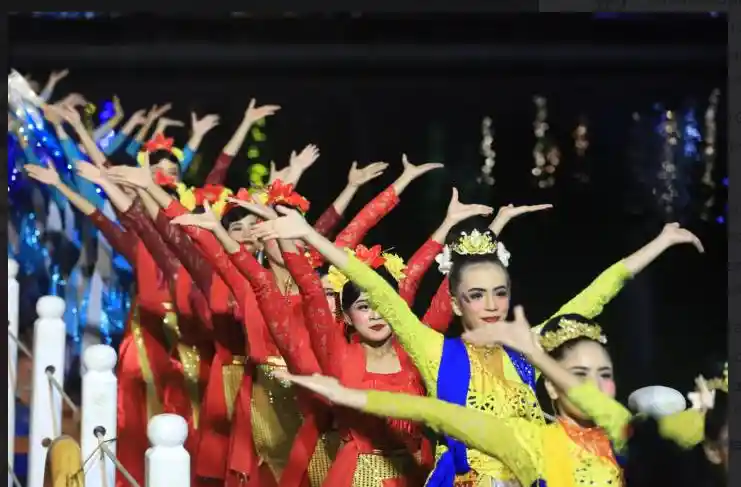 tarian tradisional dalam pembukaan Cisadane Digital Festival 2025