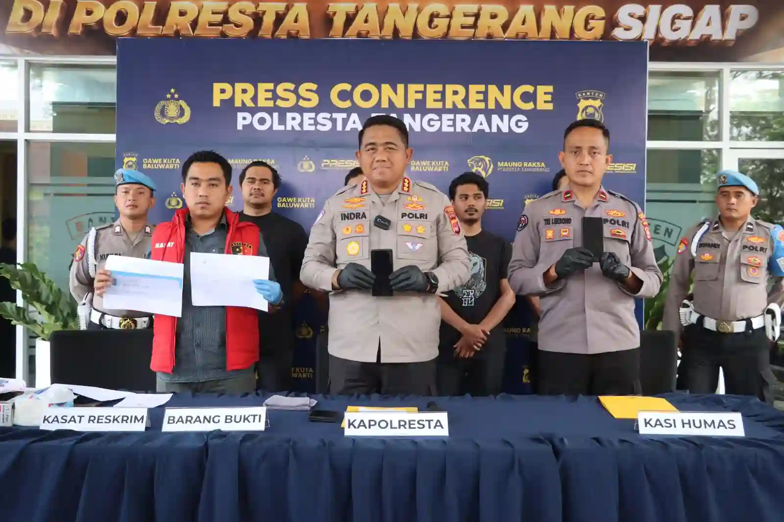 Satreskrim Polresta Tangerang mengungkap perkara dugaan tindak pidana pemerasan yang melibatkan tiga orang matel