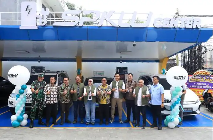 Peresmian SPKLU Ultra Fast Charging 180 kW Cipondoh