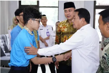 Tujuh Pelajar Berprestasi Kabupaten Tangerang Dilepas Kuliah ke Tiongkok