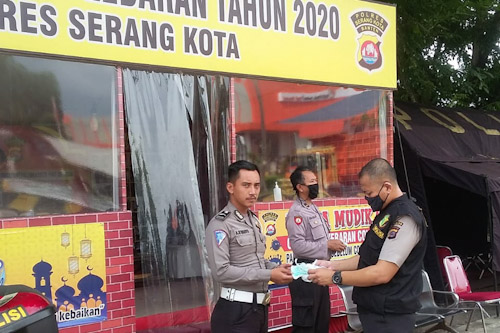 Satgas Pencegahan Biddokes Polda Banten, Periksa Kesehatan Petugas di Pos Pam