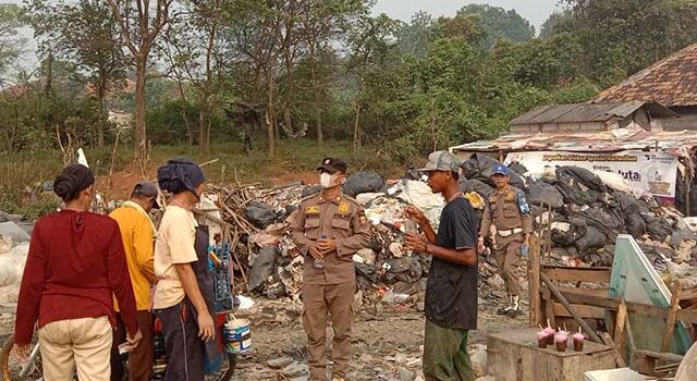 Pembakaran Limbah di Sindang Jaya dan Rajeg